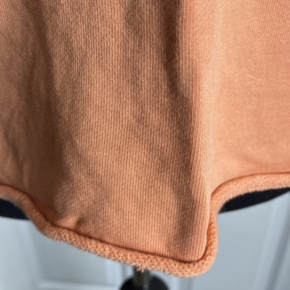 Universal Thread Cropped Orange Short Sleeve Sweatshirt & Shorts Sz L NWT - Picture 5 of 12